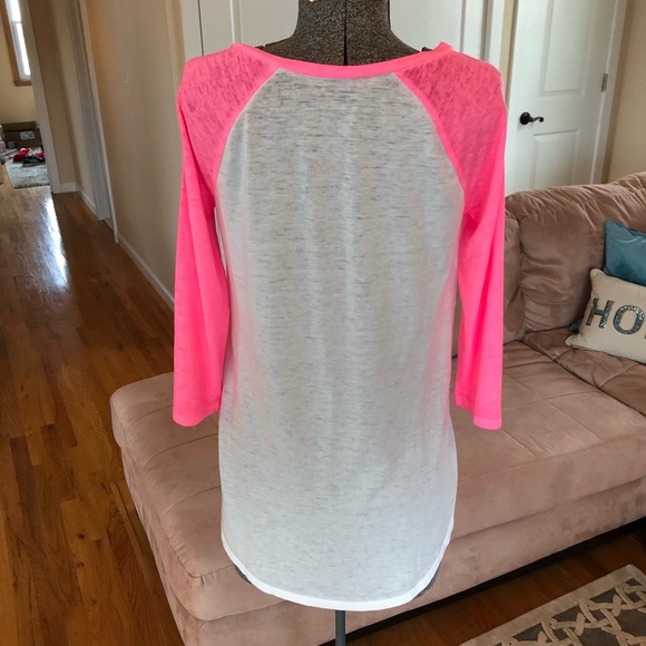 LAST ONE: MEDIUM NWT M PINK AND WHITE BASEBALL TEE - Picture 3 of 5